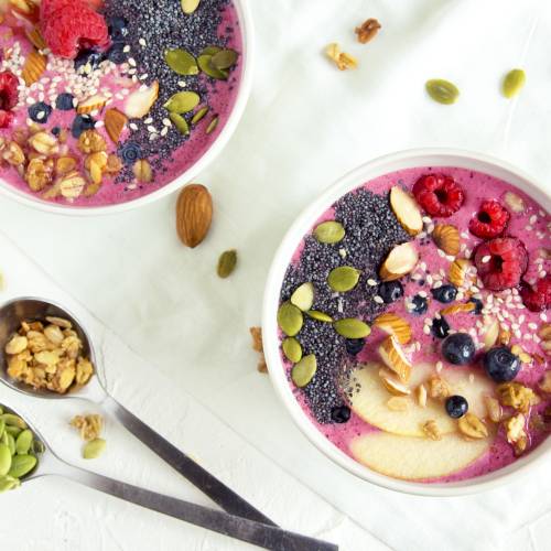 Acai Smoothie Bowl without Banana - The Hint of Rosemary